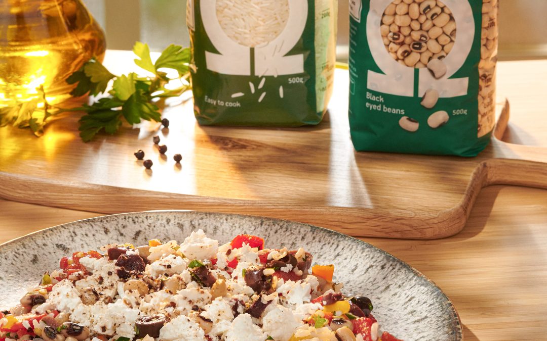 Μεσογειακή σαλάτα με ρύζι basmati και μαυρομάτικα φασόλια